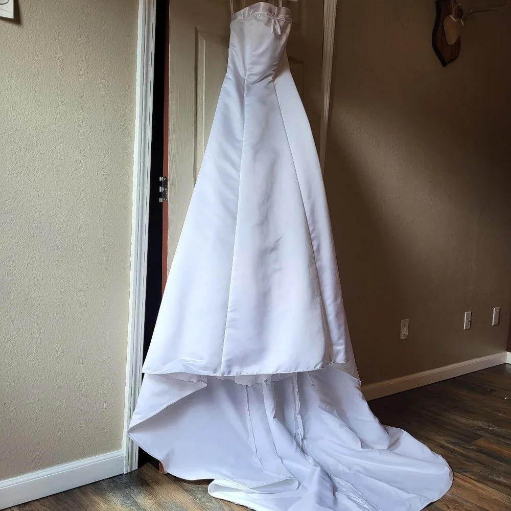 Michelangelo David's Bridal Wedding Dress - Picture 1 of 12